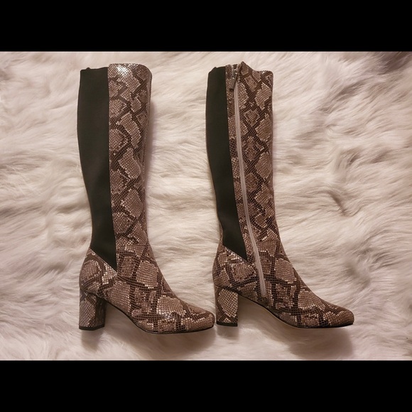 Donald J. Pliner Shoes - NWOT Donald Pliner Snakeprint Boots